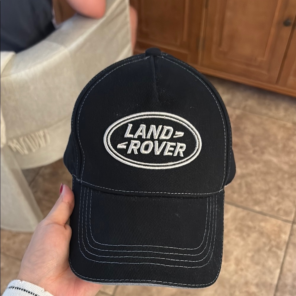 Land Rover Black Cap